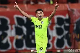 郑洞国被手下挟持宣布投诚起义